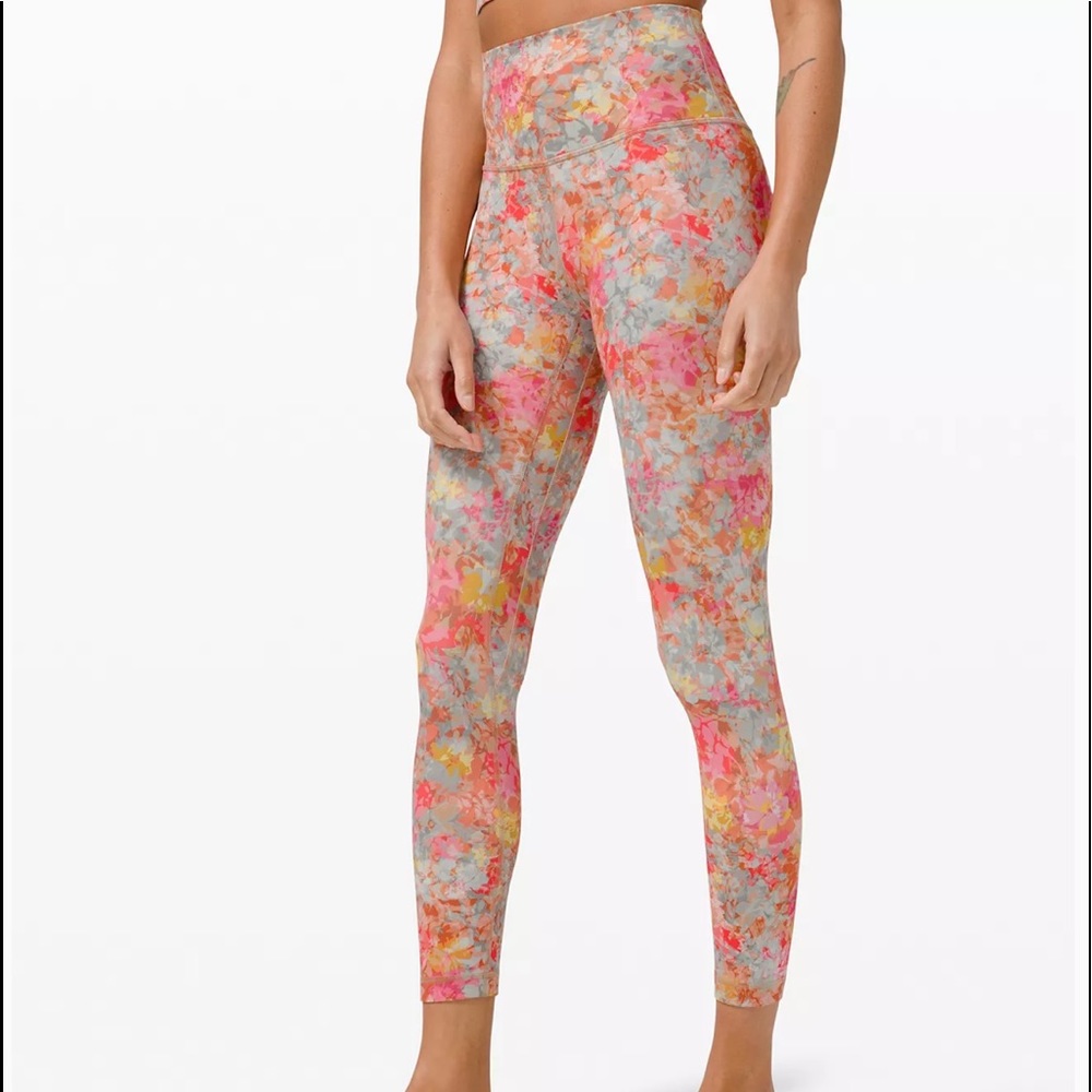 SOLD NWT lululemon aligns